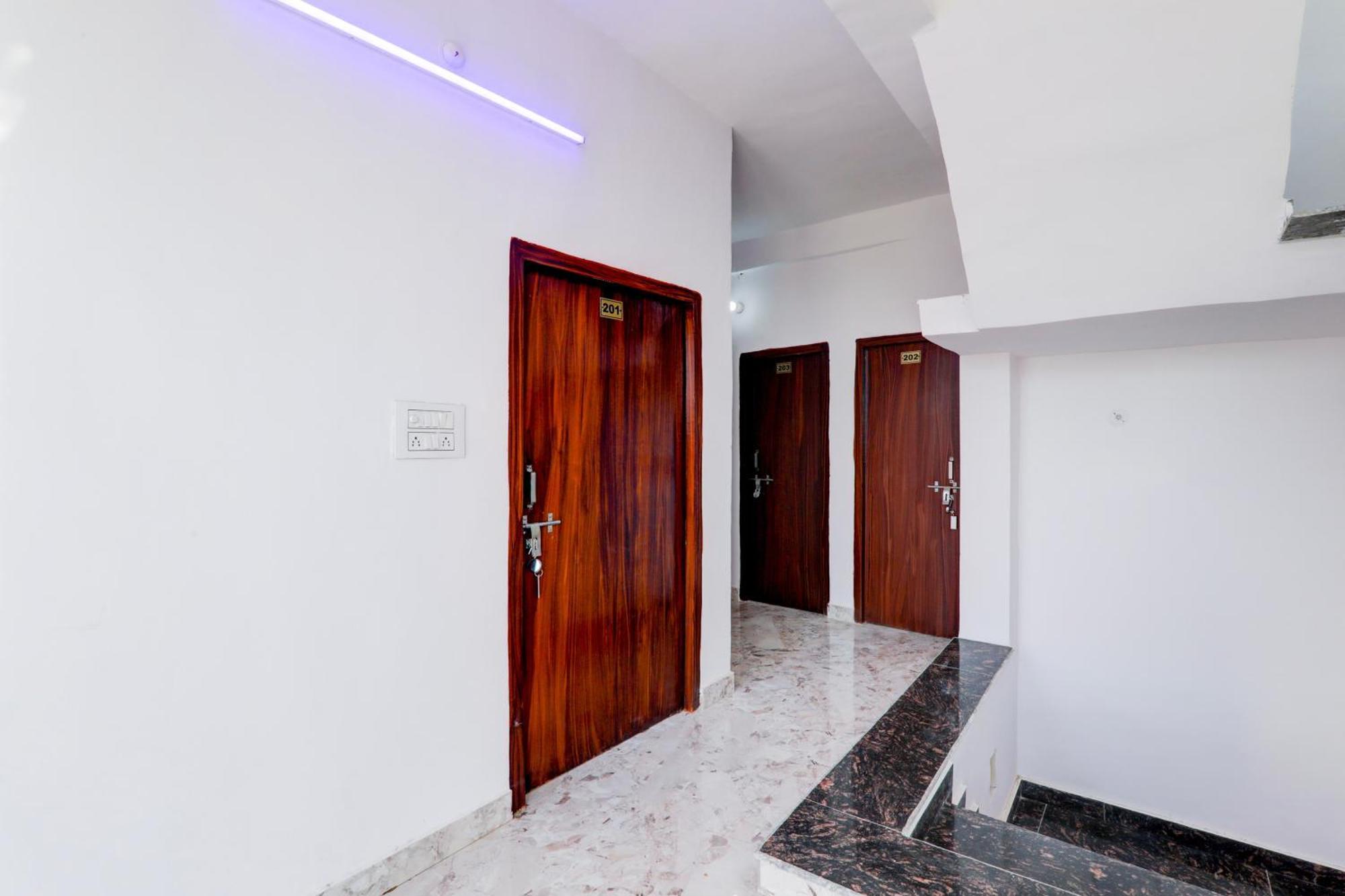 Hotel O Rn Chinhat Exterior photo