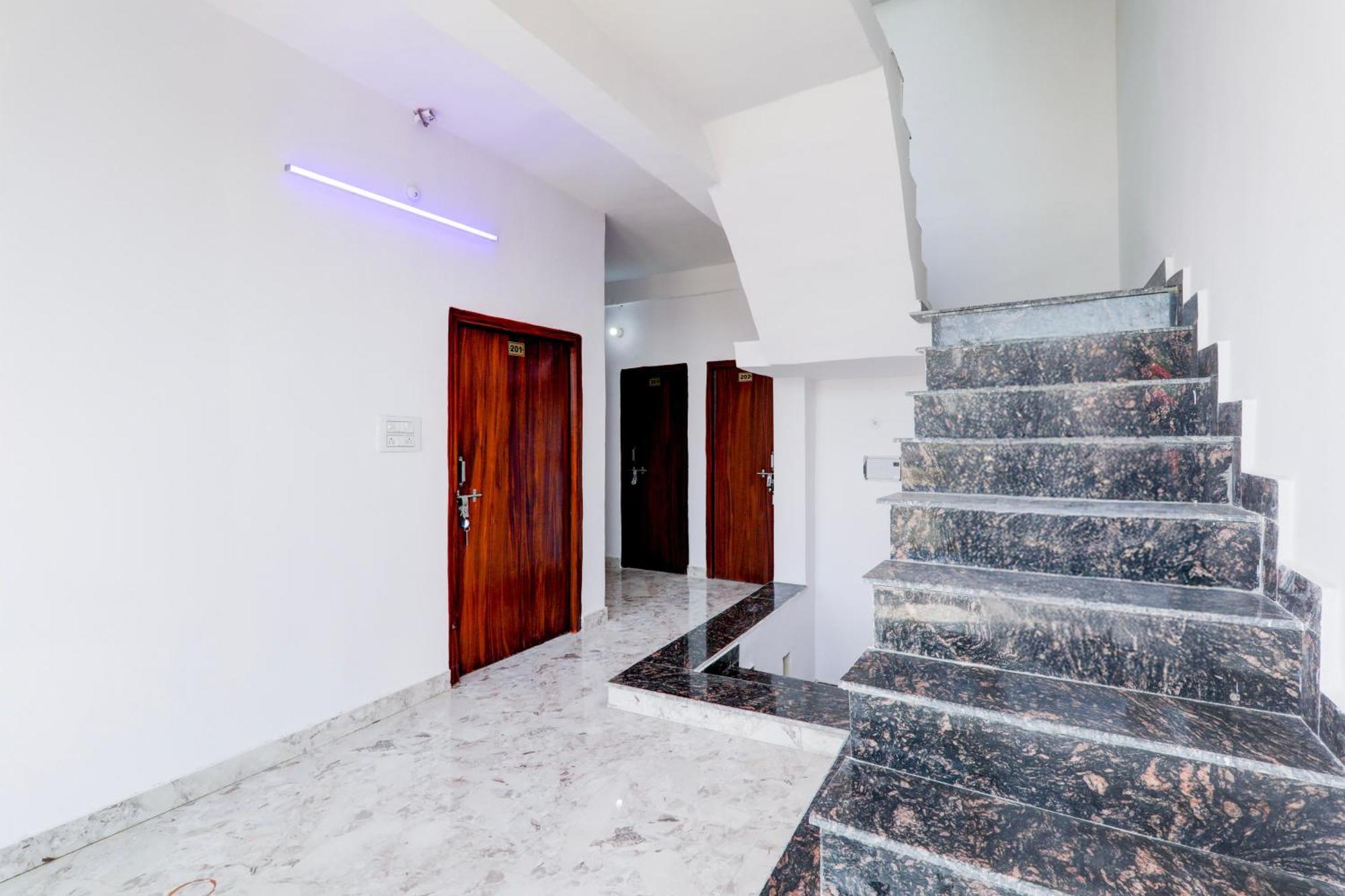 Hotel O Rn Chinhat Exterior photo