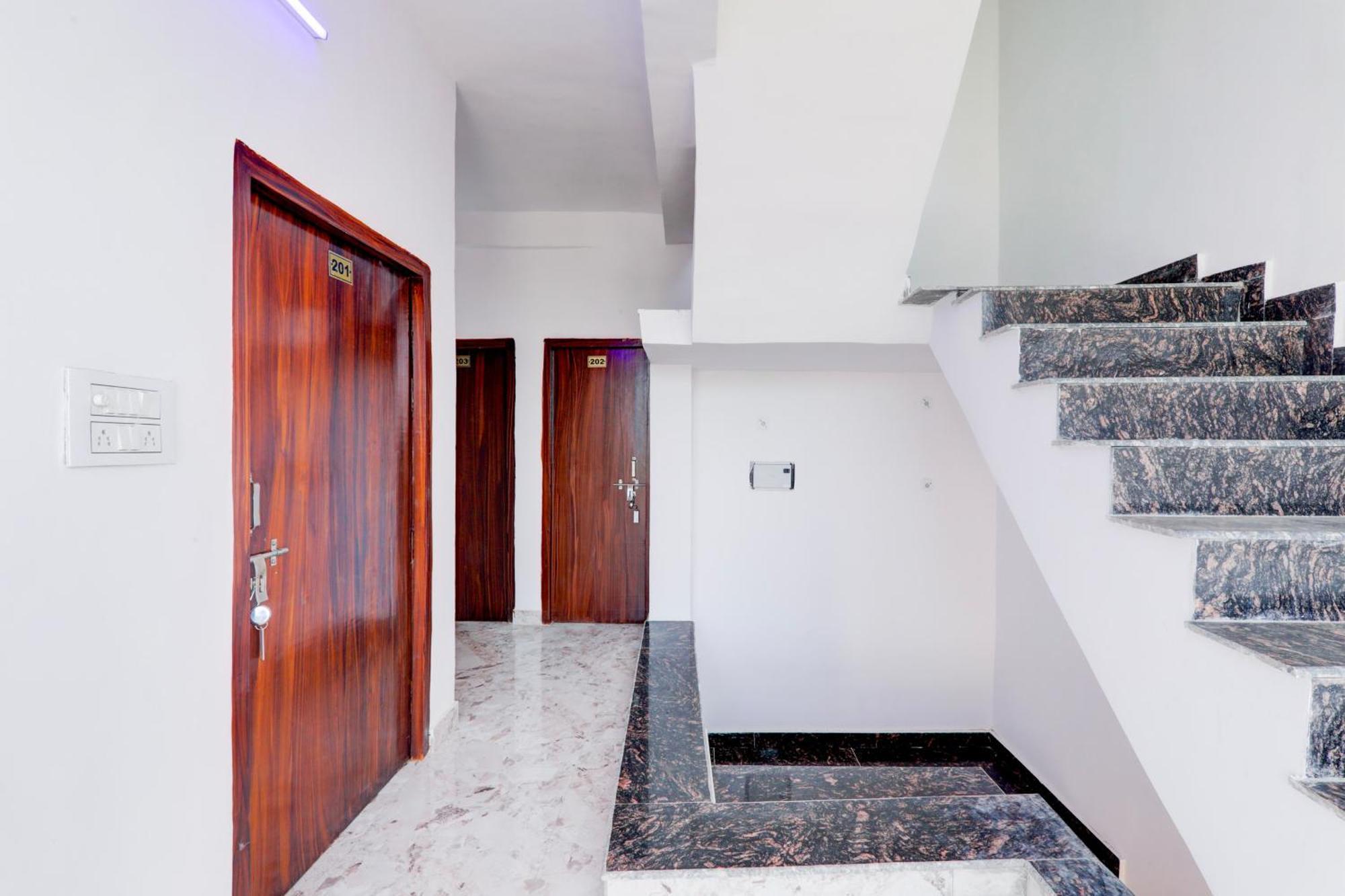 Hotel O Rn Chinhat Exterior photo